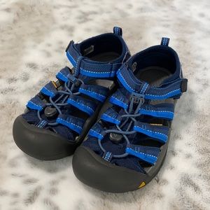EUC Big Kids Keen Newport Sandal Blue Size 3